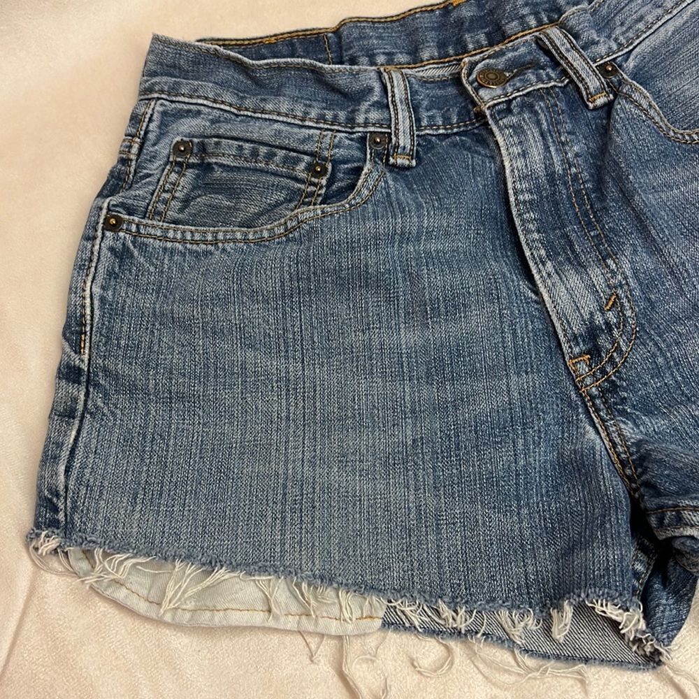 Levi's 550 Distressed Denim Cutoff Jean Shorts Size 6 - Picture 4 of 8